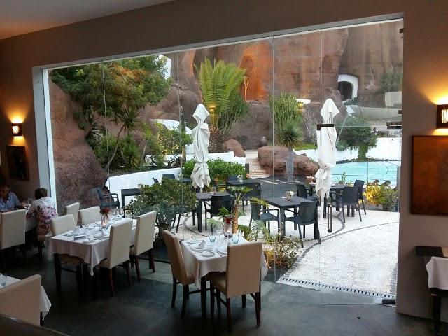 Restaurante Balague y Bar La Cueva en Nazaret
