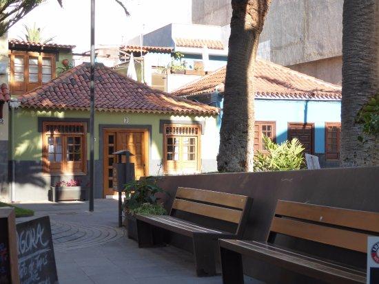 Agora Bar & Cafe
