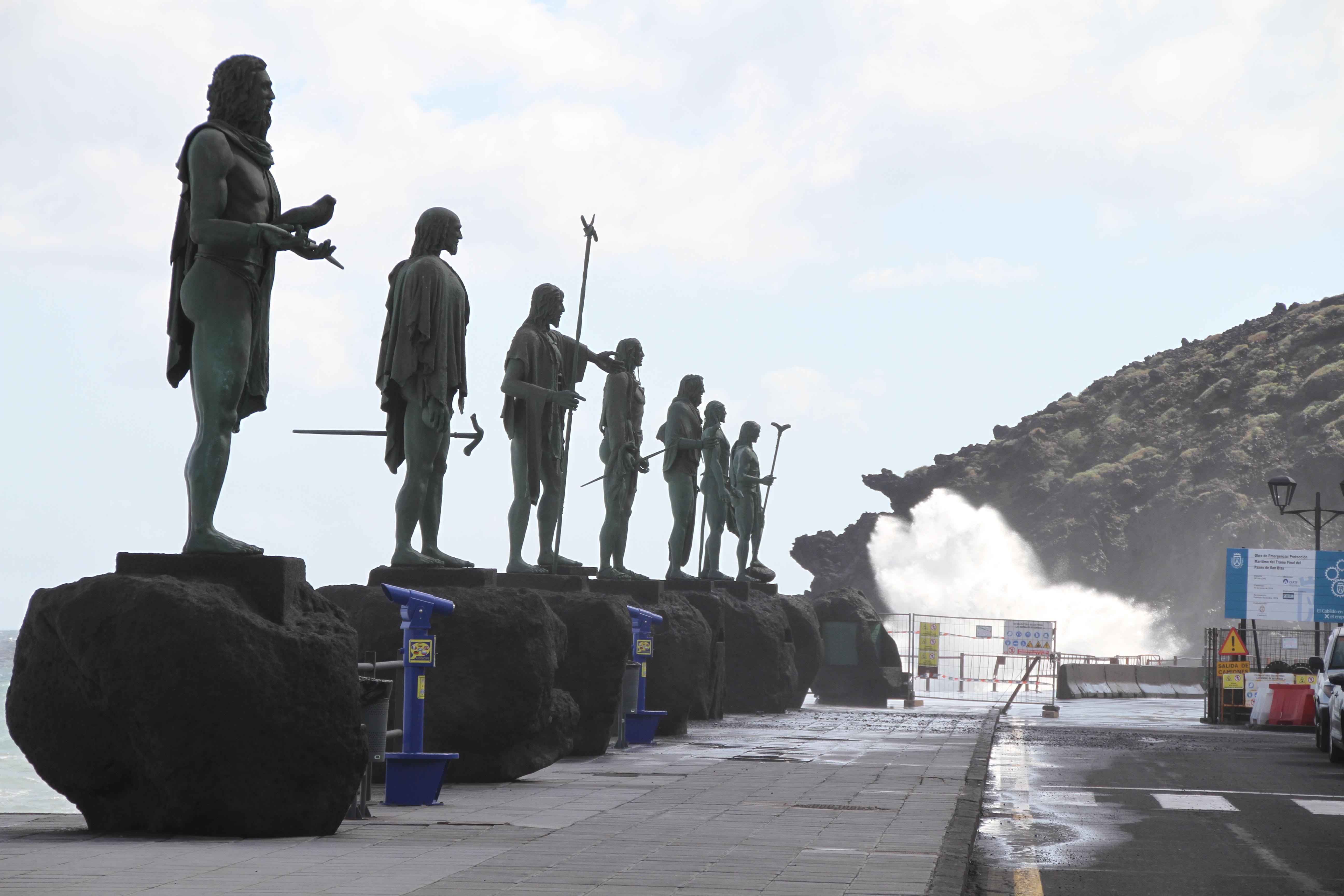 Estatuas De Los Menceyes