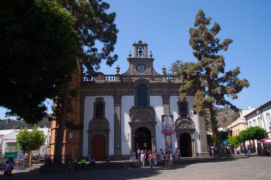 Basilica de la Virgen del Pino