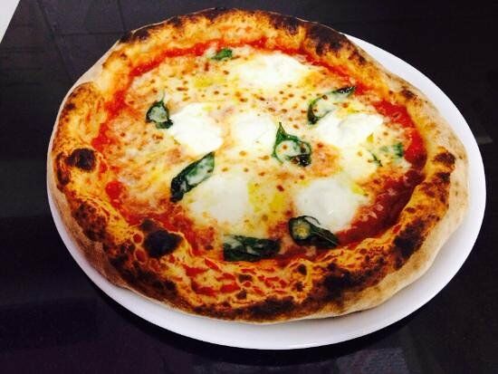 Luna llena Pizzeria